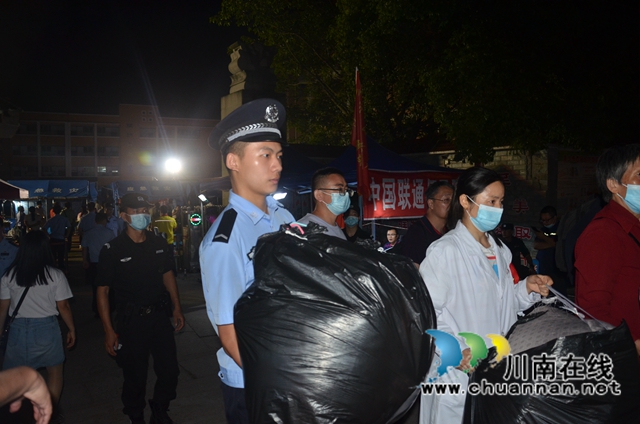 搬遷不眠夜 川警院警盾志愿者繼續(xù)值守瀘縣(圖6)