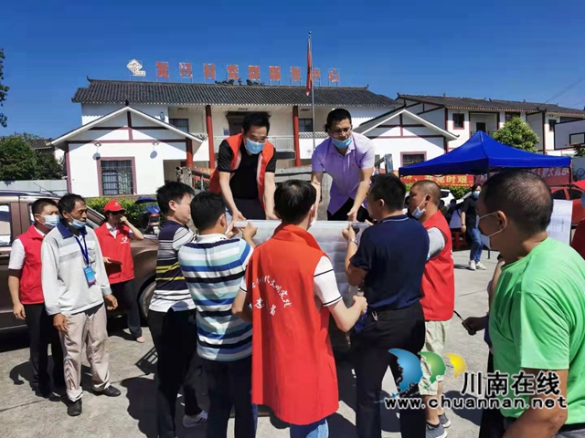 抗震救災(zāi)｜用“堅(jiān)守”代替“團(tuán)圓”，瀘縣人社干部的別樣中秋(圖2)