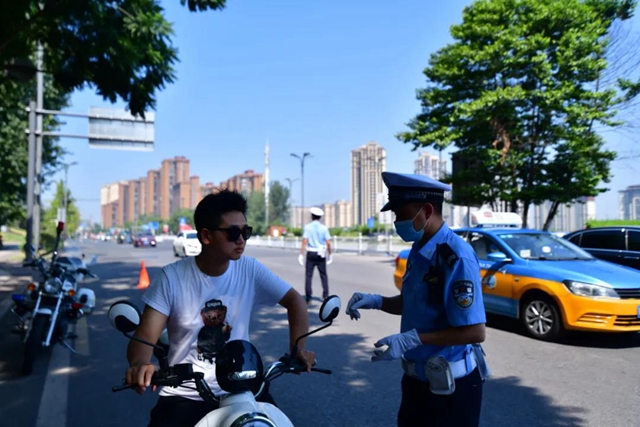 為期一個(gè)月，瀘州開(kāi)展道路交通秩序集中整治(圖2)