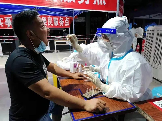 瀘州啟動瀘縣“9·16”地震集中安置點全員核酸檢測(圖1)