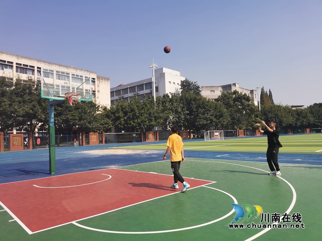 震后第7天  瀘縣首批94所學(xué)校88725名學(xué)生返校復(fù)課(圖5)