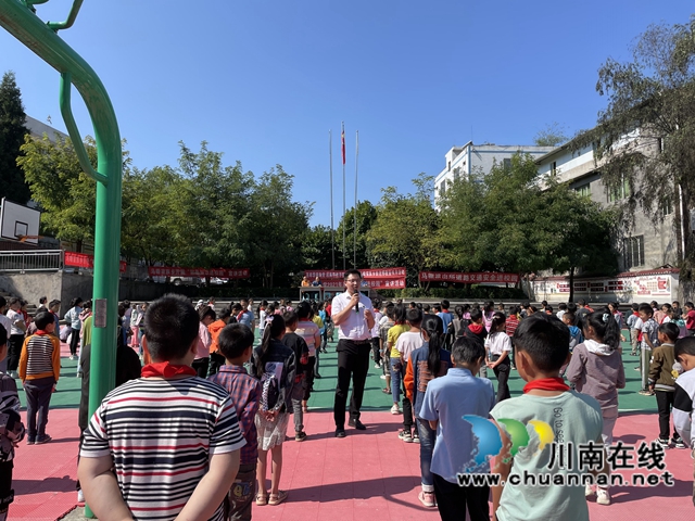 古藺縣馬嘶苗族鄉(xiāng)：法治宣傳進(jìn)校園，護(hù)航雛鷹助成長(圖3)