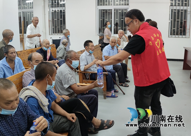 互幫互助顯真情！瀘縣青龍敬老院34位老人震后住上安全新居(圖12)
