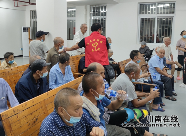 互幫互助顯真情！瀘縣青龍敬老院34位老人震后住上安全新居(圖13)