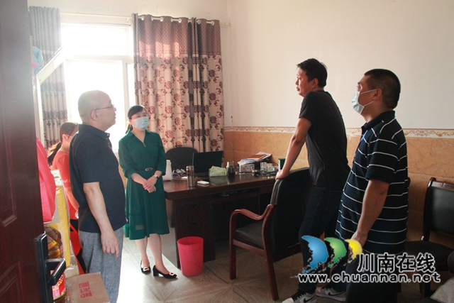 瀘州市殘聯(lián)到瀘縣關(guān)心殘疾人災(zāi)后生活(圖5)