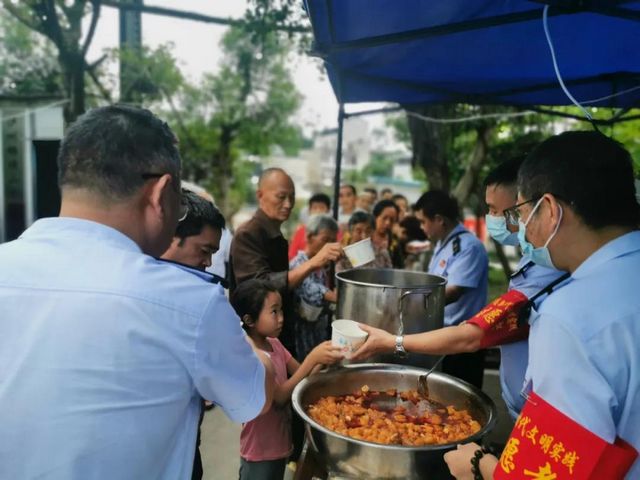 抗震救災 瀘州稅務人情系群眾踐行初心使命(圖2)