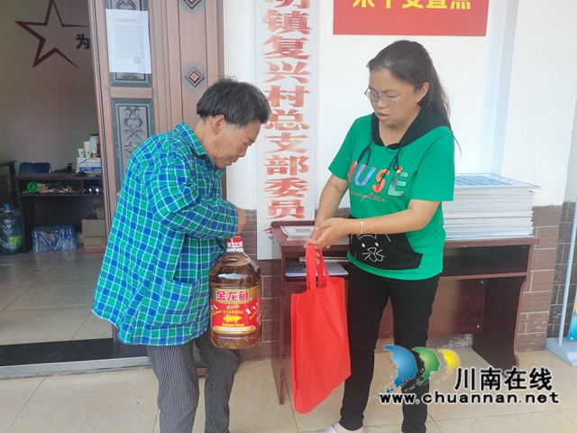 抗震救災(zāi)｜地震來(lái)臨，瀘縣嘉明鎮(zhèn)復(fù)興村總支書(shū)記曾維清用腳步量出“復(fù)興”之路(圖6)