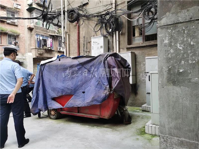 內(nèi)江交警發(fā)出警告：車輛亂停，拖走“巡游”！(圖3)