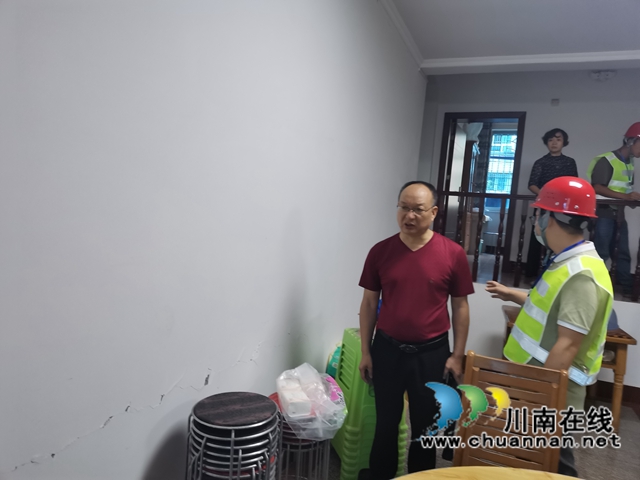 抗震救災(zāi)｜魏福高：帶病奔走在震后房屋鑒定的路上(圖1)