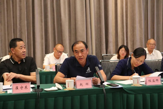 國家知識產(chǎn)權(quán)局商標(biāo)局局長崔守東一行蒞瀘調(diào)研白酒產(chǎn)業(yè)商標(biāo)注冊、運(yùn)用和保護(hù)工作(圖3)