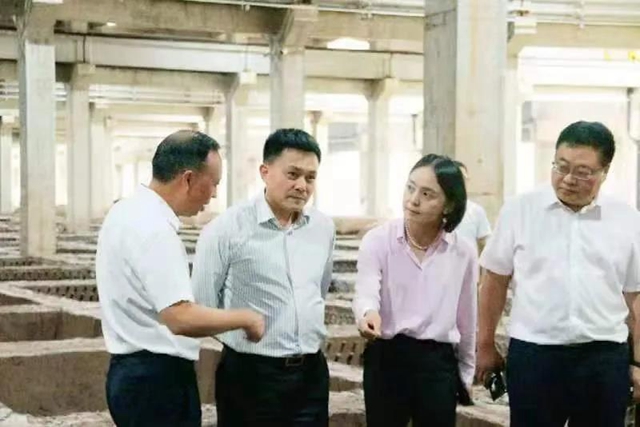 省市場監(jiān)管局局長萬鵬龍調(diào)研瀘州市食品安全工作要求：壓實主體責(zé)任 加強監(jiān)管力度(圖2)