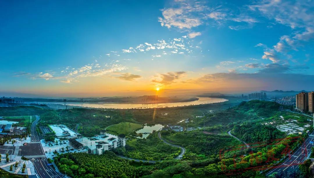 王毅：酒旅融合 瀘州打造十大文旅消費(fèi)行動(dòng)、100個(gè)網(wǎng)紅消費(fèi)點(diǎn)(圖2)
