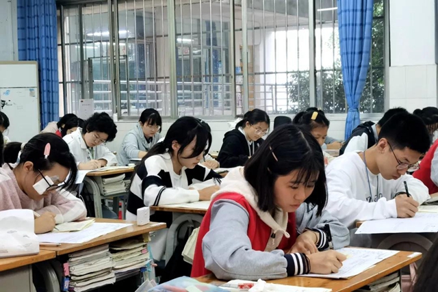 瀘縣受地震影響的265所學(xué)校、14.5萬名學(xué)生全部復(fù)課(圖3)