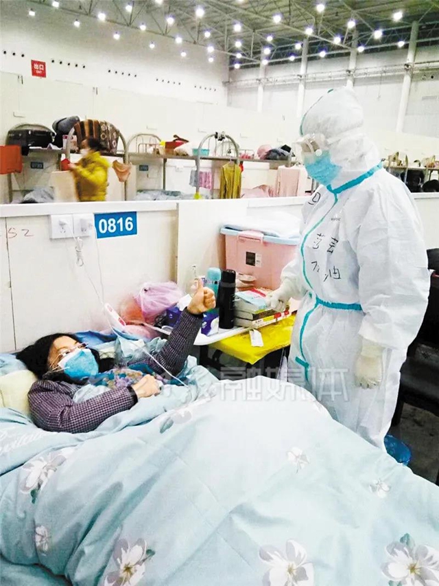 高原遇游客心臟驟停，內(nèi)江抗疫女英雄百米沖刺施救(圖3)
