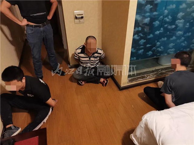 “破冰行動”！內(nèi)江警方設(shè)伏擒獲一毒販