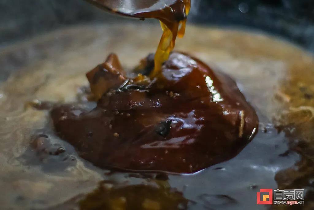 這應(yīng)該是自貢人飯桌上“最硬”的一道菜！