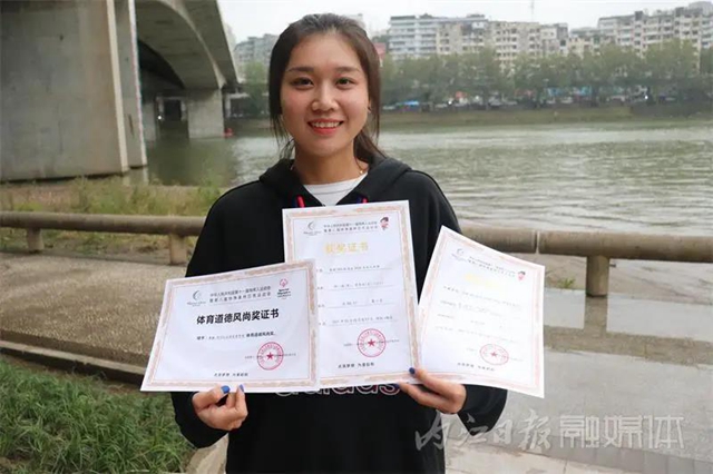 天賦+努力！內(nèi)江24歲女孩九個月“速成”全國冠軍(圖6)