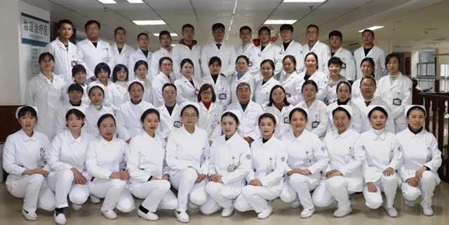 【點贊】西南醫(yī)大中醫(yī)院這位青年醫(yī)生銀針止痛！圈粉非洲！(圖3)