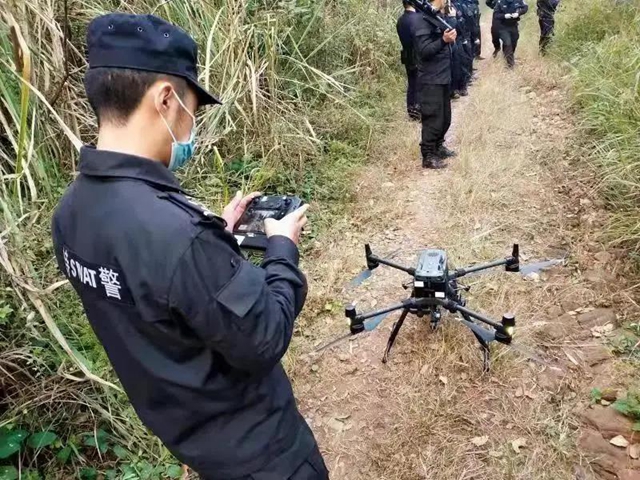 搜山！600斤“巨獸”傷人，內(nèi)江警方合圍擊斃(圖3)