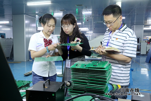 納溪：?jiǎn)栍?jì)于企，為民營(yíng)企業(yè)辦實(shí)事解難事