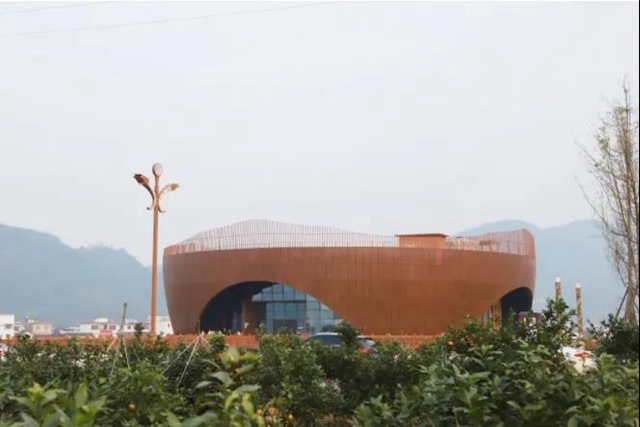 宜賓又新增一網(wǎng)紅打卡地！觀光塔、拖船公園、荷塘、美食街……(圖2)