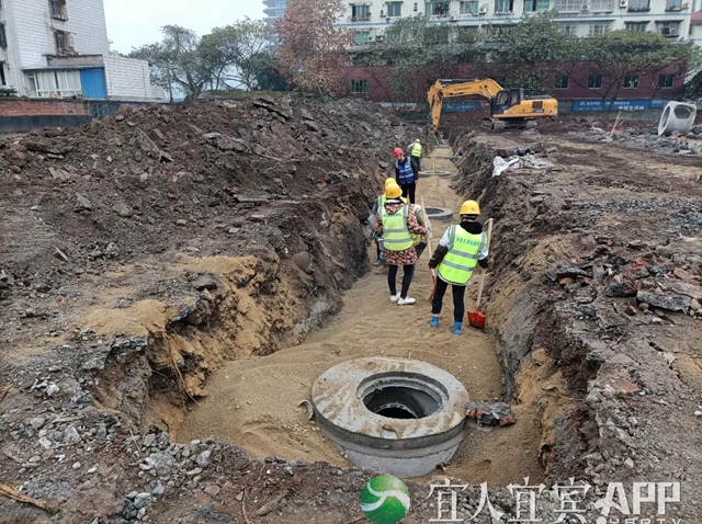 宜賓南岸東區(qū)最大室外停車場預計明年1月完工(圖3)