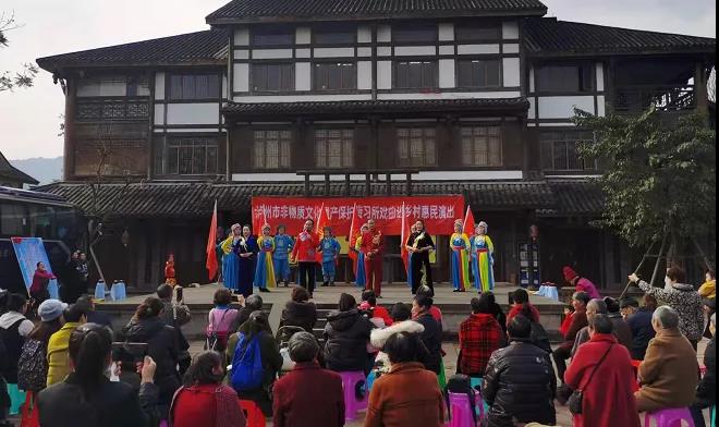 打造特色活動品牌，瀘州全面推進“戲曲進鄉(xiāng)村、進校園”