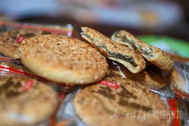 一年賣出1500噸！內(nèi)江這個(gè)非遺麻餅到底有好好吃？