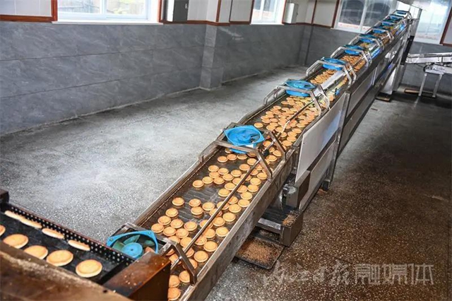 一年賣出1500噸！內(nèi)江這個非遺麻餅到底有好好吃？(圖10)