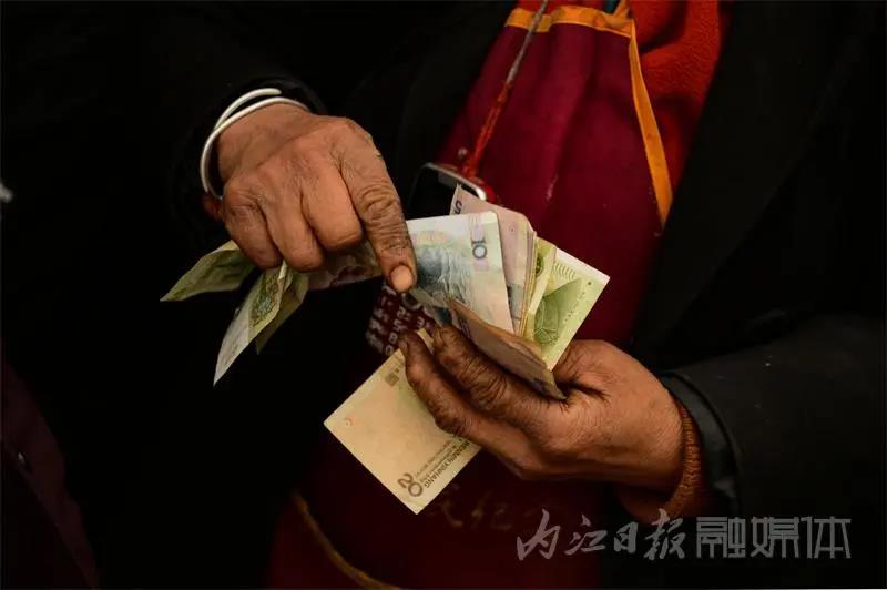 一趟一元！40元包年！內(nèi)江這對(duì)夫妻開的船，你坐過嗎(圖7)