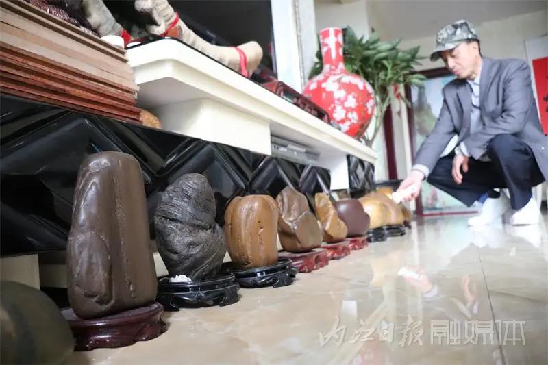 數(shù)噸沱江大千玉驚艷亮相！內(nèi)江這位收藏家被稱為“收藏宗師”(圖1)