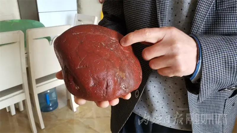 數(shù)噸沱江大千玉驚艷亮相！內(nèi)江這位收藏家被稱為“收藏宗師”(圖4)