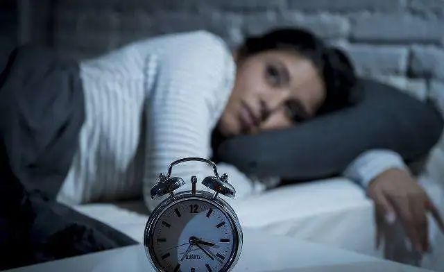 失眠睡不著，瀘州阿姨靠安眠藥度日？