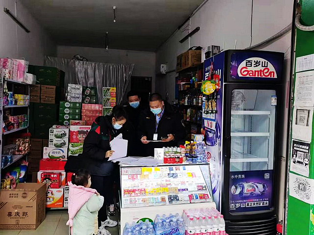 “喜慶郎V8酒”？納溪區(qū)立案調(diào)查一涉嫌侵犯他人商標(biāo)專用權(quán)行為