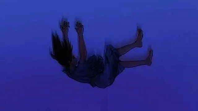 【警惕】女子飯后散步消食，摔下高崖……