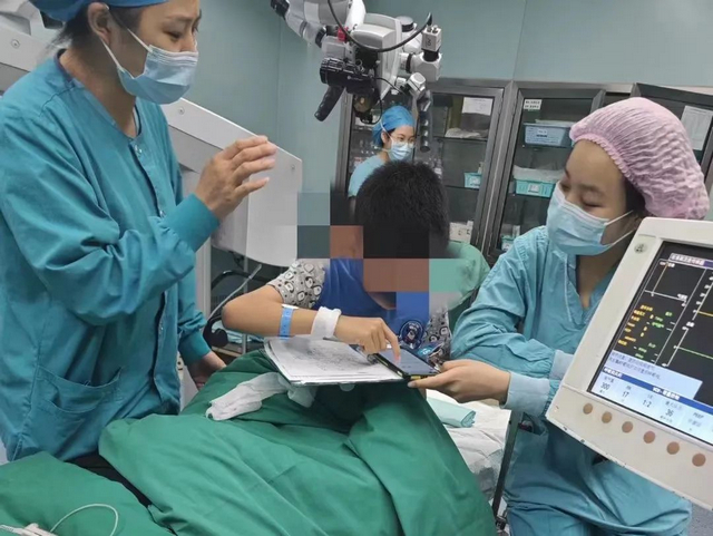 他的術前解壓方式：做一套數(shù)學應用題
