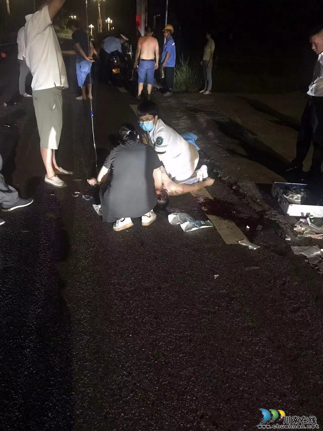 【突發(fā)】路遇車禍，護士小姐姐挺身而出